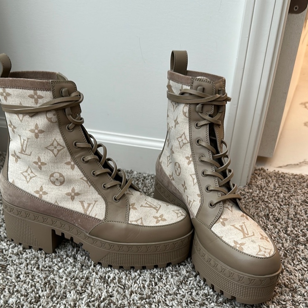 Stylish Women's Boots in Brown by Louis Vuitton